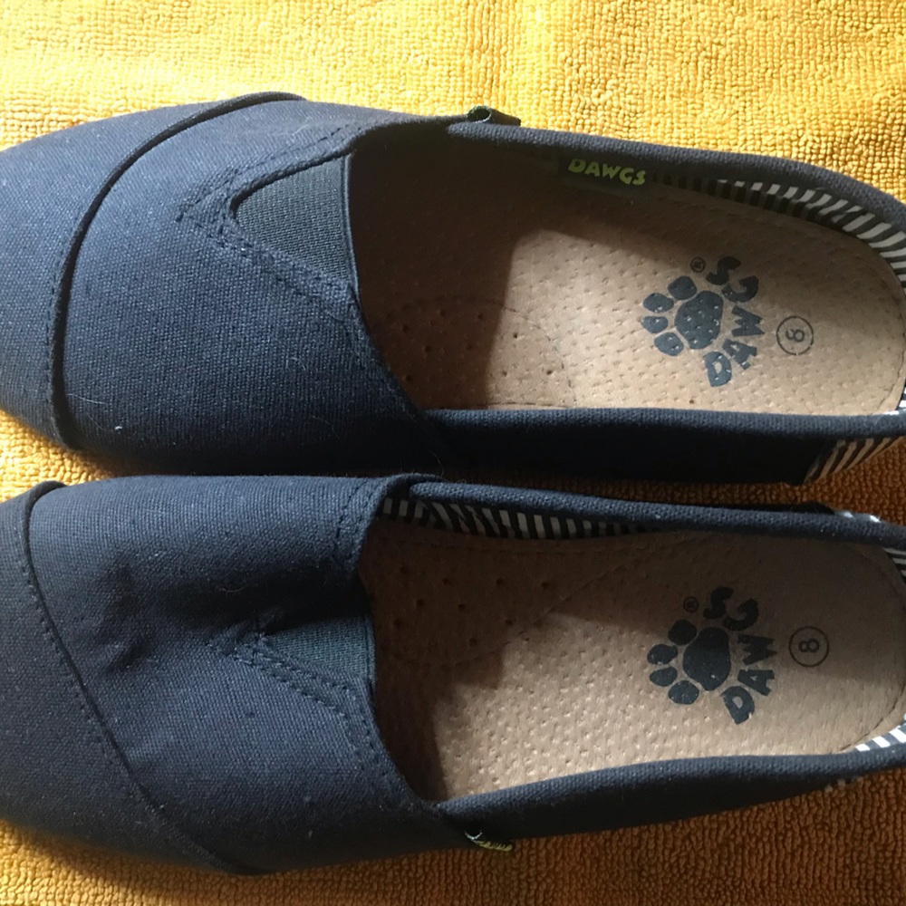 DAWGS. Black Canvas Kaymann Flats
